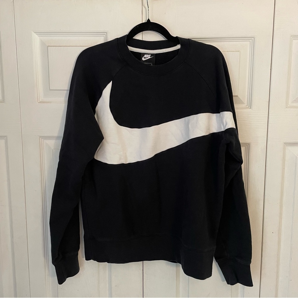 Nike Black and White Logo Crewneck Sweatshirt Medium